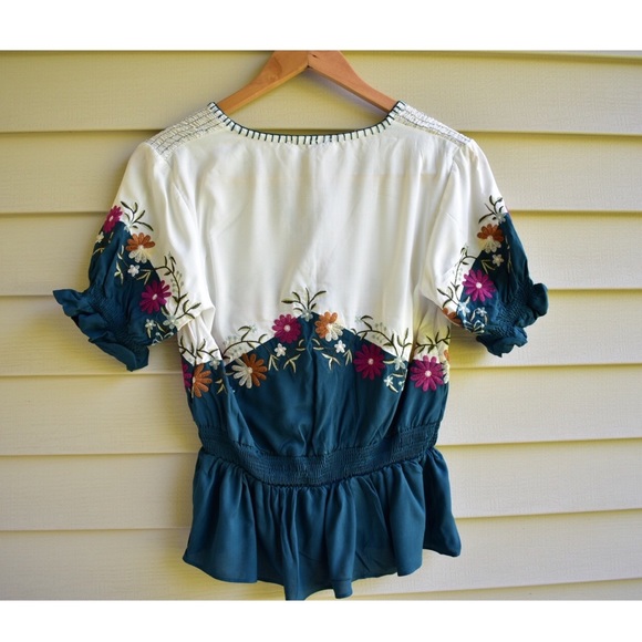 Gimmicks- Floral Embroidered Top - Picture 7 of 7
